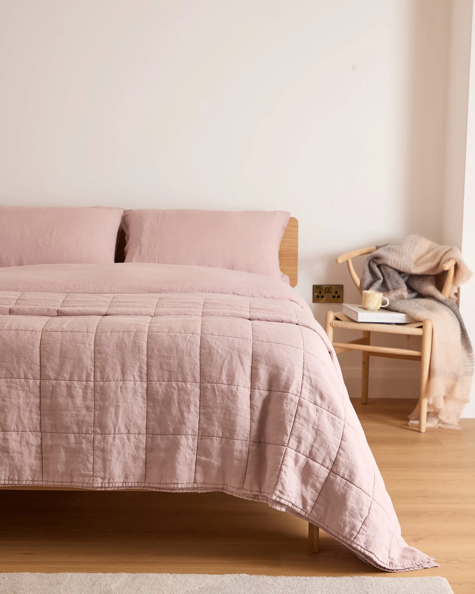 Foxford Blush Linen Quilt