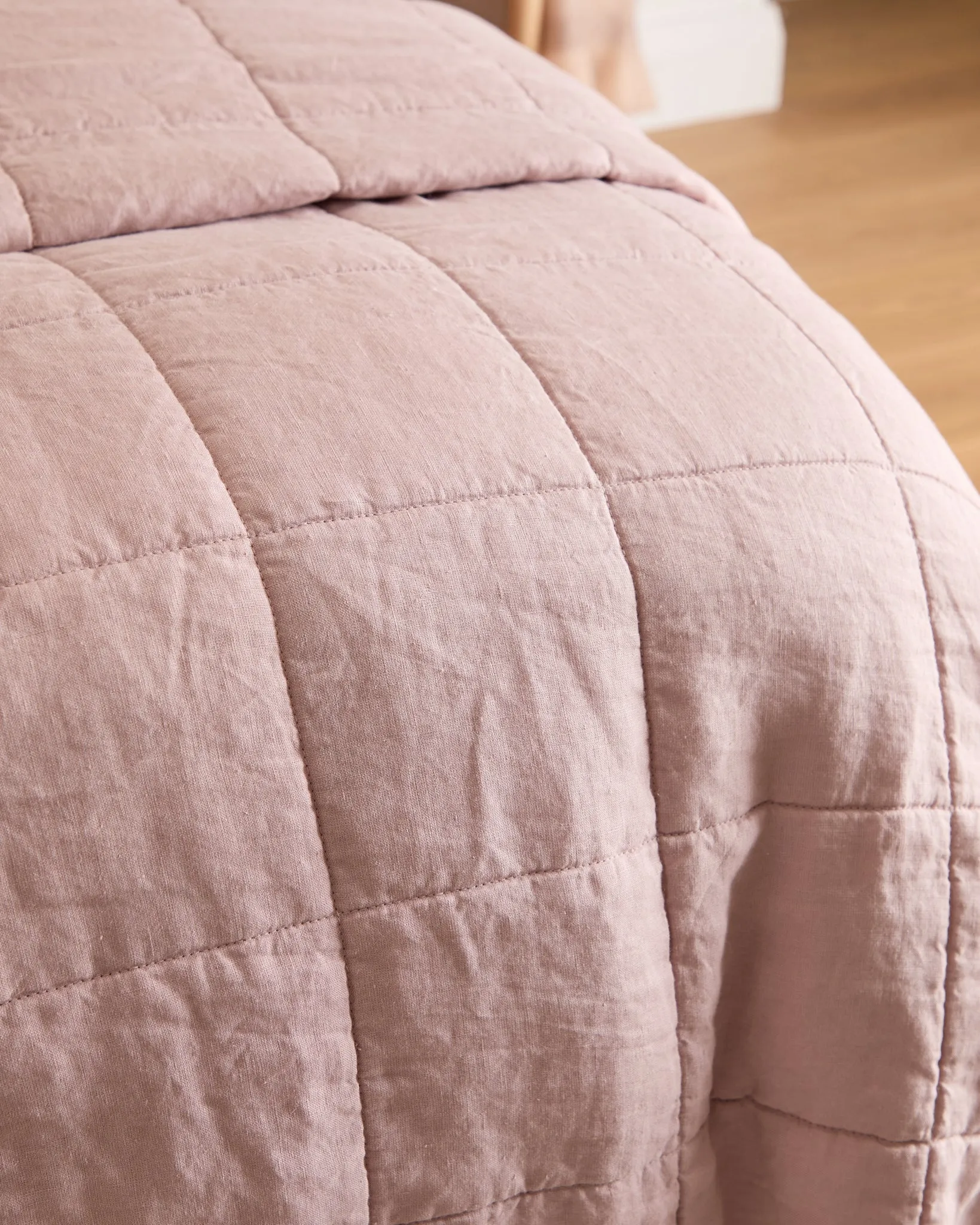Foxford Blush Linen Quilt