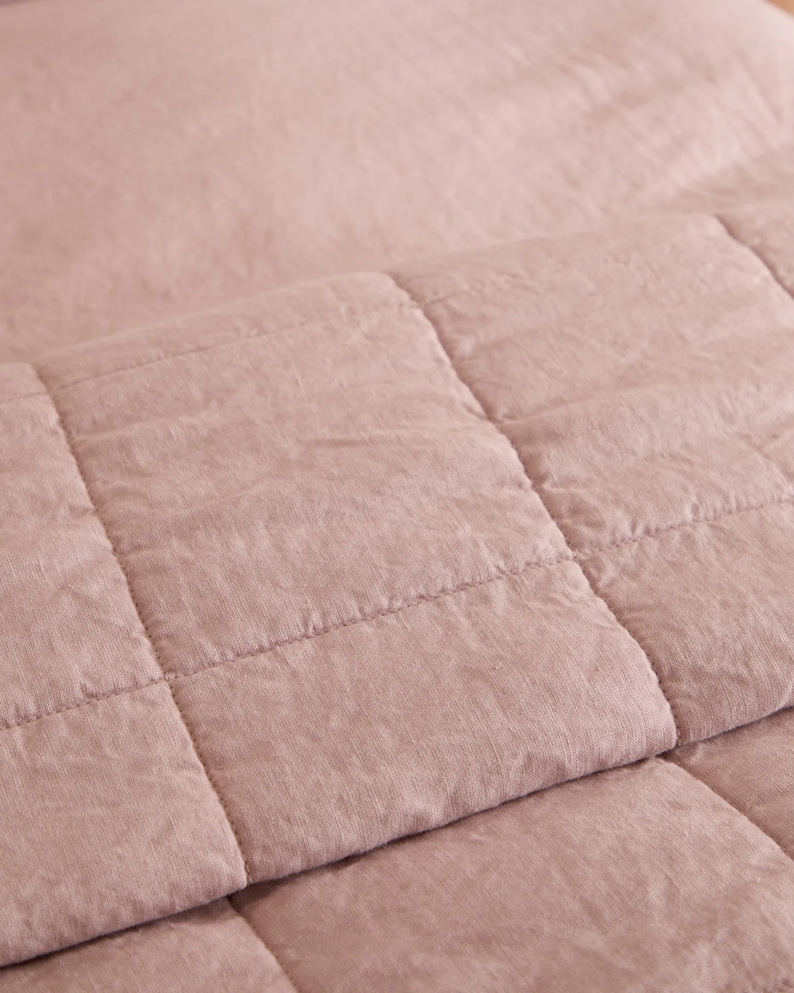 Foxford Blush Linen Quilt